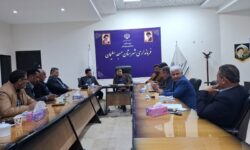 جلسه فرماندار مسجدسلیمان با شهردار و اعضای شورای شهر برای بررسی مشکلات شهری و شهرداری