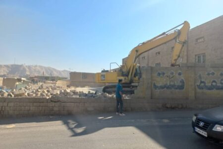 عملیات احداث زمین چمن مصنوعی در منطقه کاروانسرای کلگه آغاز شد