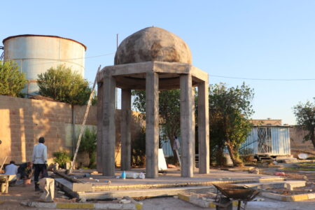 آمادگی برای تشییع؛پروژه یادمان شهید گمنام زیر نظر شهردار و ریاست دادگستری مسجدسلیمان پایش شد