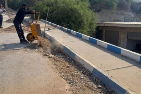 زیرسازی نوار حفاری مسیرهای شیخ ماندنی و نفتک انجام شد