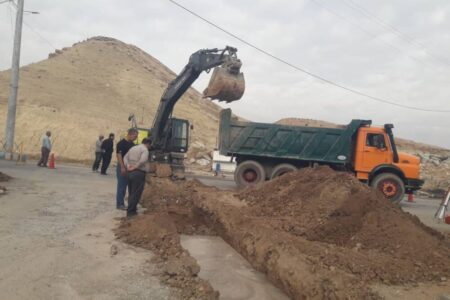رفع مشکل آبگرفتگی جاده گلف با اقدام جهادی شهرداری مسجدسلیمان